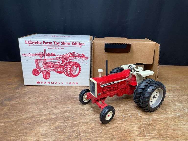 1/16 Farmall 1206 1996 Lafayette NIB Ertl image