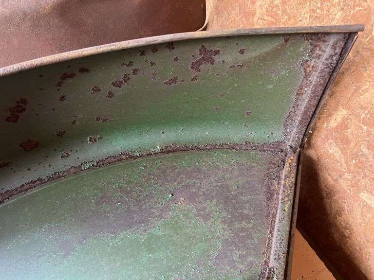 John Deere Unstyled Fenders