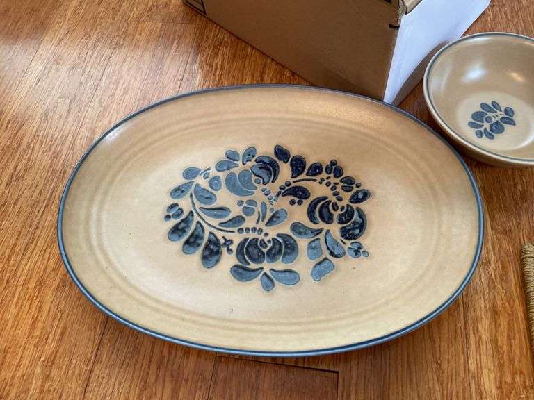 Pfaltzgraff Folk Art Dishes