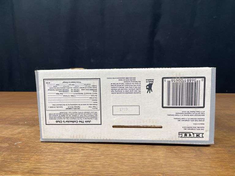 1/16 IH 1586 w/Loader NIB Ertl