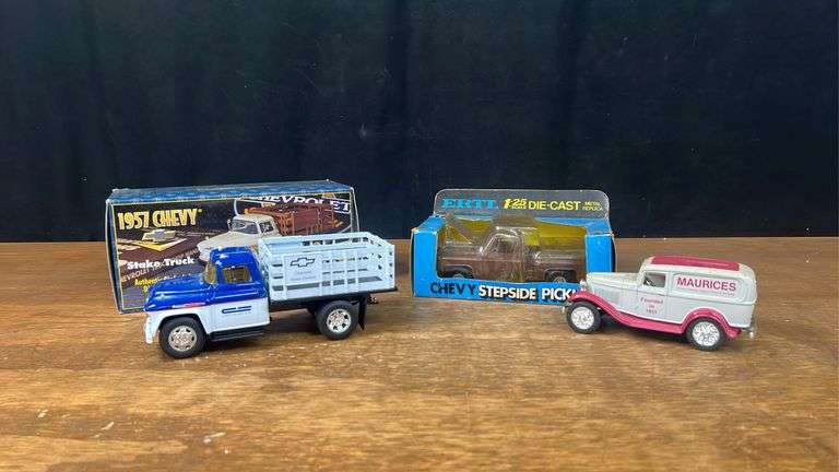 (3) Trucks Ertl image