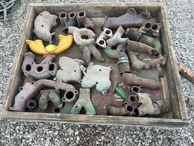 John Deere Intake and Exhaust Manifolds image