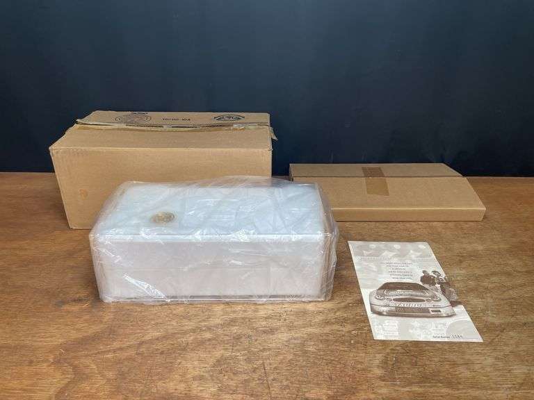 1/18 John Deere NASCAR NIB