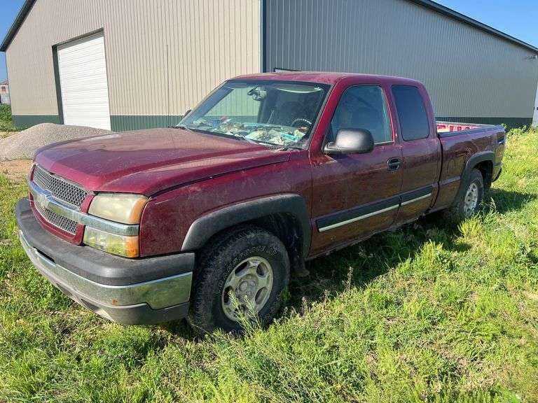 Extended Cab Chevy image