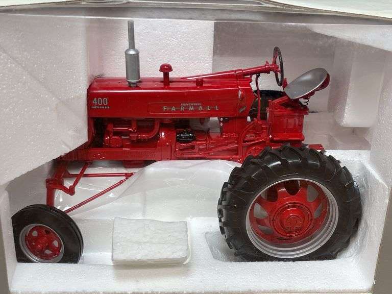 1/16 Farmall 400 Hi-Crop 2003 Lafayette NIB SC