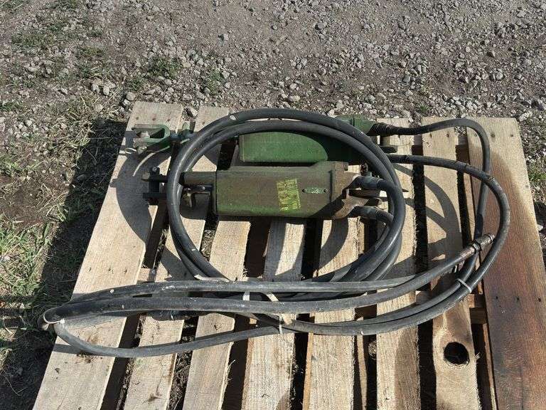 (2) John Deere Hydraulic Cylinders