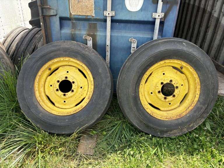 Front Tires with Rims image