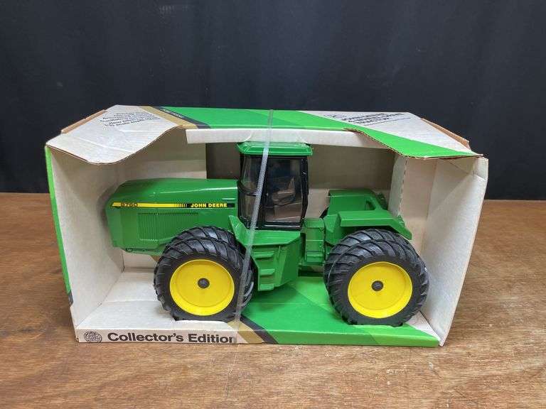 1/16 John Deere 8760 Collector NIB Ertl image