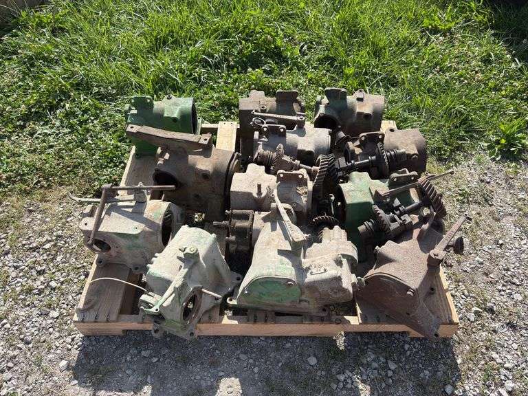 (12) John Deere Governor Housings image