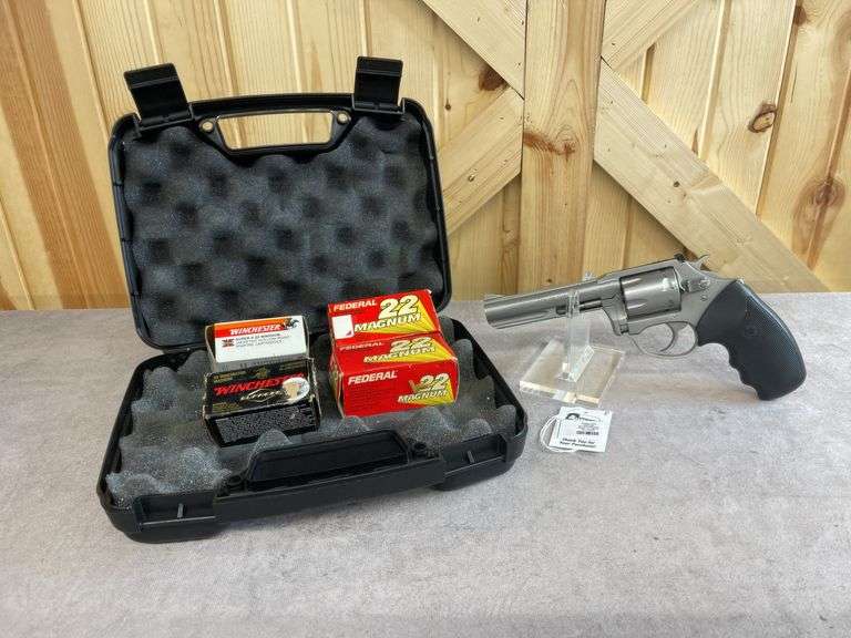 Charter Arms .22 Magnum DA Pathfinder image
