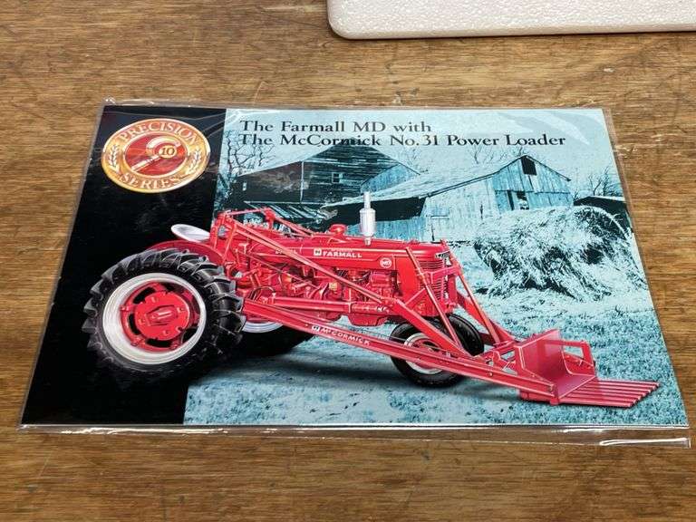 1/16 Farmall MD w/Loader Precision NIB Ertl