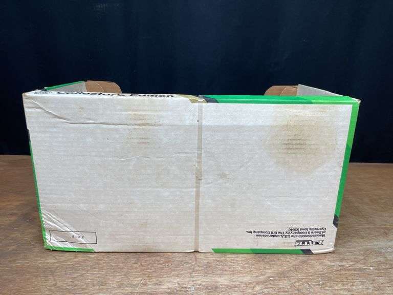 1/16 John Deere 8760 Collector NIB Ertl