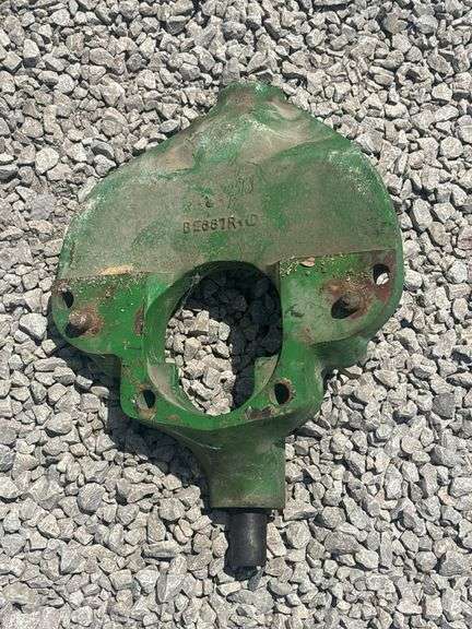 John Deere Model B Wide Front End Mounting  Plate image