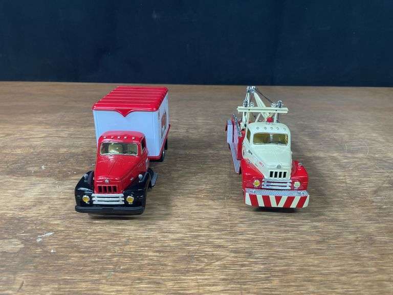 (2) 1/34 International Trucks 1st Gear