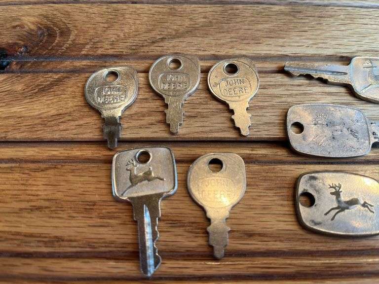 (8) John Deere Keys