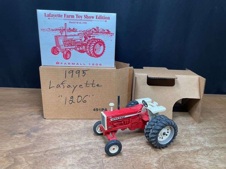 1/16 Farmall 1206 1996 Lafayette NIB Ertl image