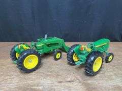 (2) 1/16 John Deere 2040 Ertl