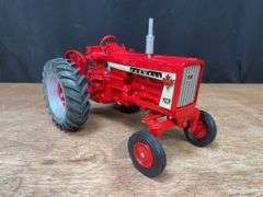 1/16 Farmall 706 1992 Ontario NIB SM