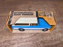 1/16 IH Scout Traveler NIB Ertl