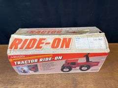 IH 2+2 Ride-On Tractor NIB Ertl