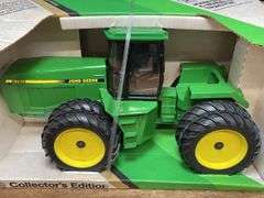 1/16 John Deere 8760 Collector NIB Ertl