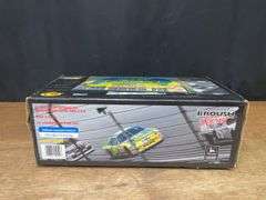 1/18 John Deere NASCAR NIB  Ertl