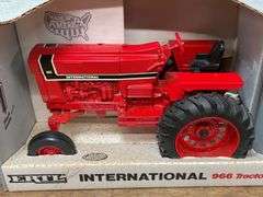 1/16 IH 966 NIB Ertl