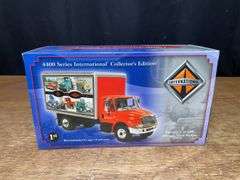 1/34 IH 100 Years Truck NIB 1st Gear