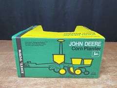 1/16 John Deere Corn Planter NIB Ertl