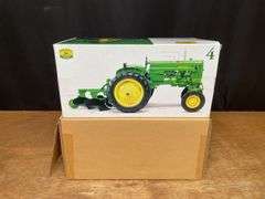 1/16 John Deere 40T w/Plow Collectors Center NIB Ertl