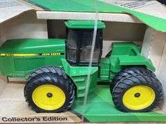1/16 John Deere 8760 Collector NIB Ertl