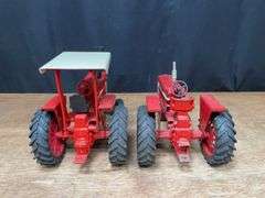 (2) 1/16 Farmall 806 + IH 1066 Ertl