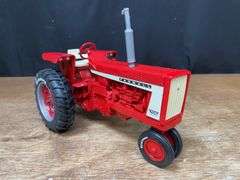 1/16 Farmall 706 Firestone NIB Ertl