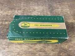 1/16 John Deere Spreader NIB Eska