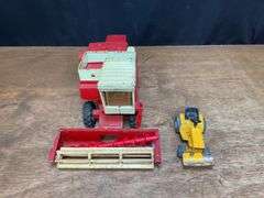(2) 1/24 IH 915 Combine + 1/16 Cub Cadet Ertl