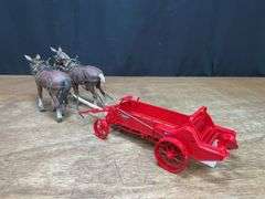 1/16 McCormick-Deering 200-H Spreader w/Team Ertl