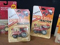 (13) 1/64 IH + Case-IH NIB Ertl