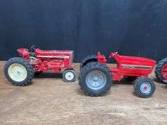 (4) 1/16 IH Tractors Ertl