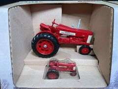 (2) 1/16 Farmall 350 Set NIB Ertl