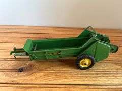 1/16 John Deere Spreader Eska