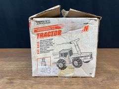 IH 2+2 Ride-On Tractor NIB Ertl