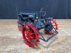 1/16 Farmall Regular Precision Ertl