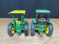 (2) 1/16 John Deere 4450 + 4010 Ertl