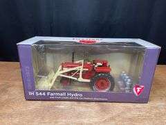 1/16 IH Farmall 544 Firestone NIB SC