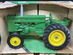 (3) 1/16 John Deere M Collector NIB Ertl