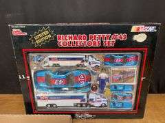 (14) NASCAR NIB