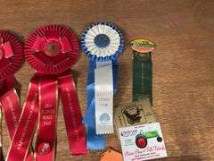 Show Buttons, Plaques, Ribbons
