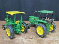 (2) 1/16 John Deere 4450 + 4010 Ertl