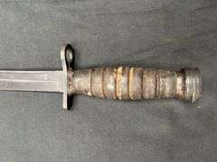 (2)-US M4 Bayonets w/M8 Scabbards
