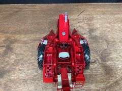 1/16 Farmall 560 w/Picker Precision Ertl